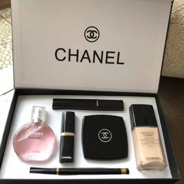 Chanel make up set 6in1 box white