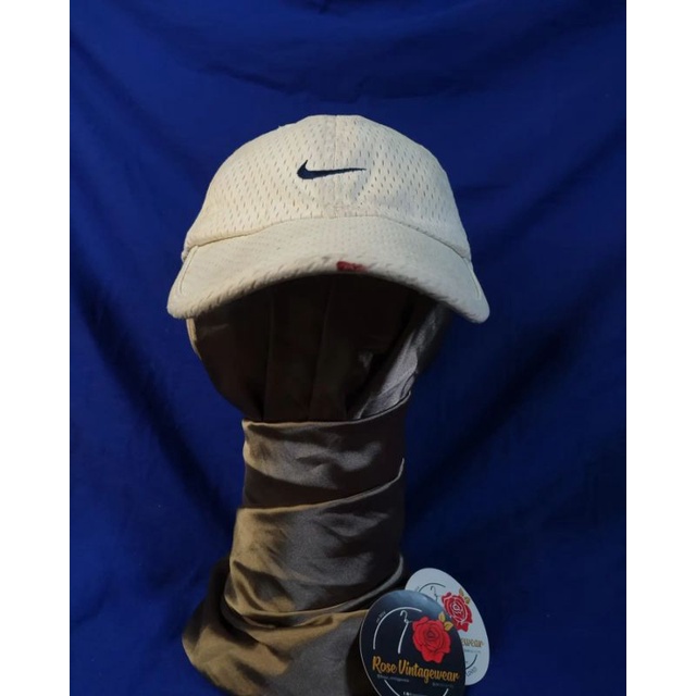 Topi Nike Putih