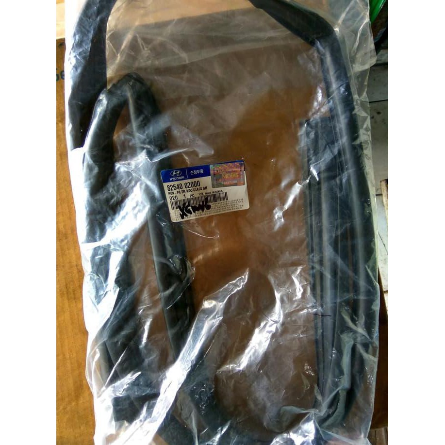 Karet Channel Kaca Pintu Depan Kanan Hyundai Atoz Accent Cakra Exc