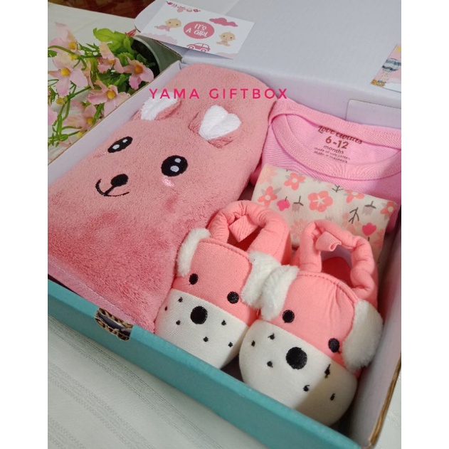 YAMA GIFTBOX HAMPERS BAYI KADO KELAHIRAN HANDUK DAN SEPATU BAYI