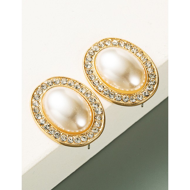 LRC Anting Tusuk Fashion Golden Alloy Diamond Oval Pearl Earrings P59672