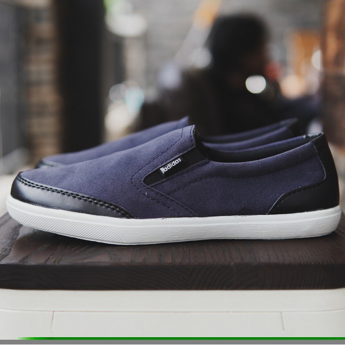 SEPATU SLOP ADIDAS ADVANTAGE CASUAL MURAH