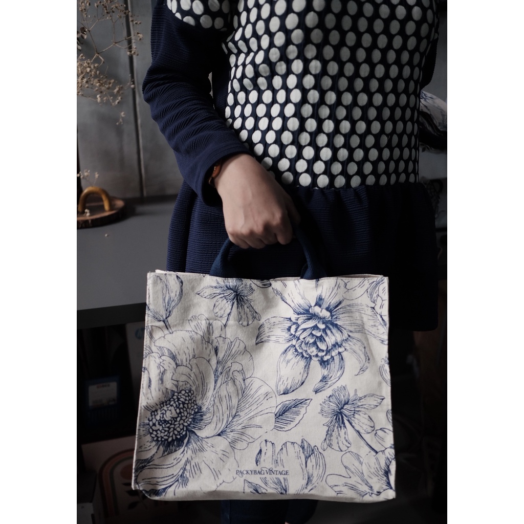 (READYSTOCK) TOILE DE JOUY PATTERNED TOTEBAG Canvass 30x14x25 cm // Tas Kanvas // Hampers bag