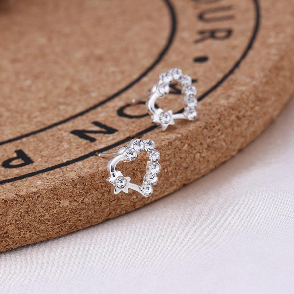 Anting Stud Bentuk Hati Bintang Segitiga Geometris Aksen Mutiara Berlian Imitasi Warna Silver Untuk Wanita