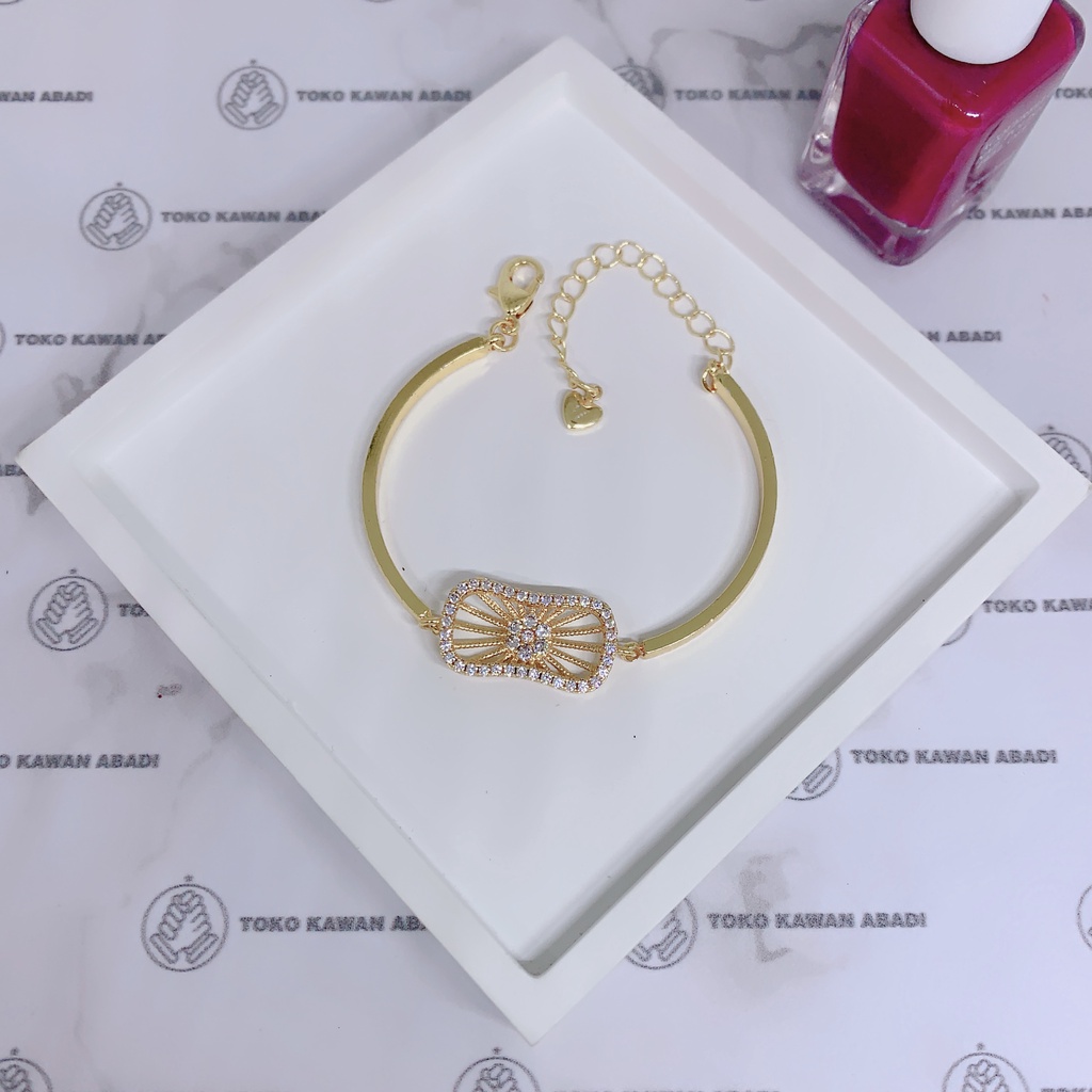 Gelang Tangan Xuping Gold Perhiasan Fashion Wanita Dewasa Rantai Permata Plat Bunga *15