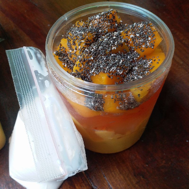 

Mango Jello Milk Cheese and Chia Seeds