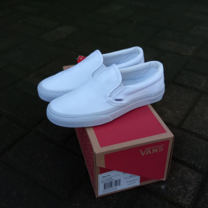 vans slip on total white