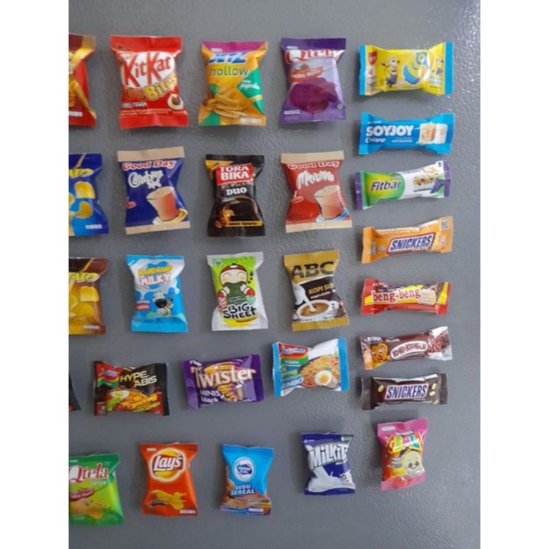 Tempelan kulkas magnet miniatur snack makanan minuman lucu