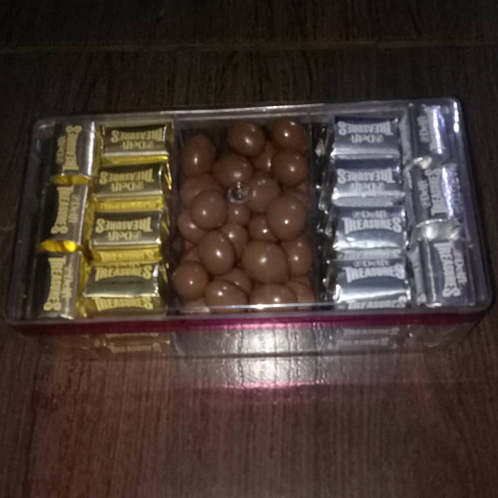 

DELFI MIX TEASURE ALMOND DAN TEASURE COKIES