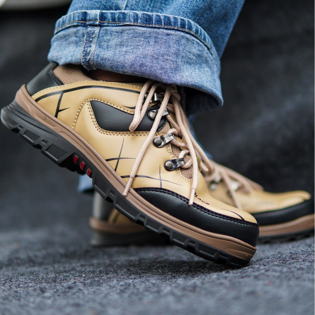 MS - COD - Sepatu Pria Black Force Titan Low Boots Pendek Safety Ujung Besi Kerja Lapangan Proyek