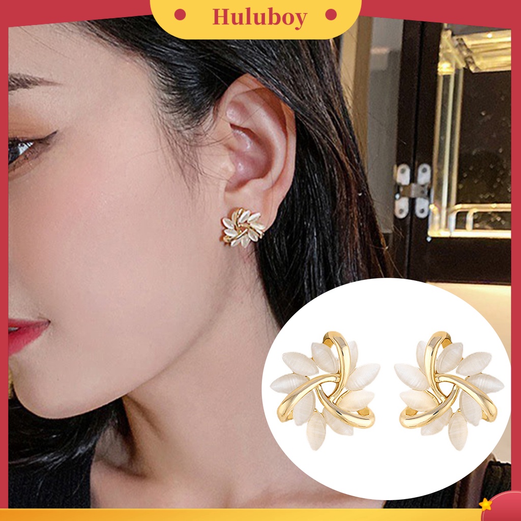 Hu Hu Hu Hu Hu Alat Bantu Pasang Kacamata♡ 1 Pasang Anting Stud Bentuk Bunga Lingkaran Bahan Alloy Gaya Klasik Untuk Wanita