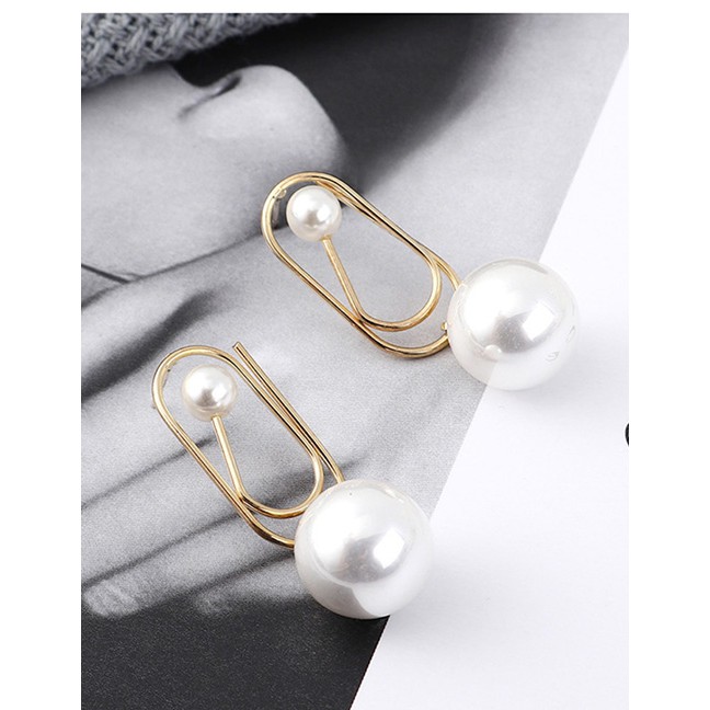 LRC Anting Tusuk Fashion Gold Plated Gold-plated Paper Clip Pearl S925 Silver Needle Earrings Y62152