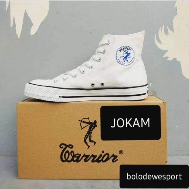 Sepatu warior tinggi putih lis hitam