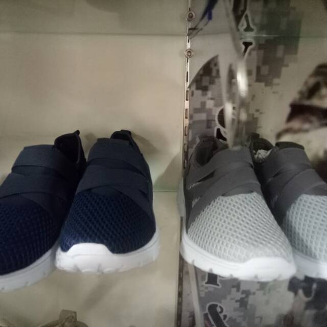 Sepatu import batam