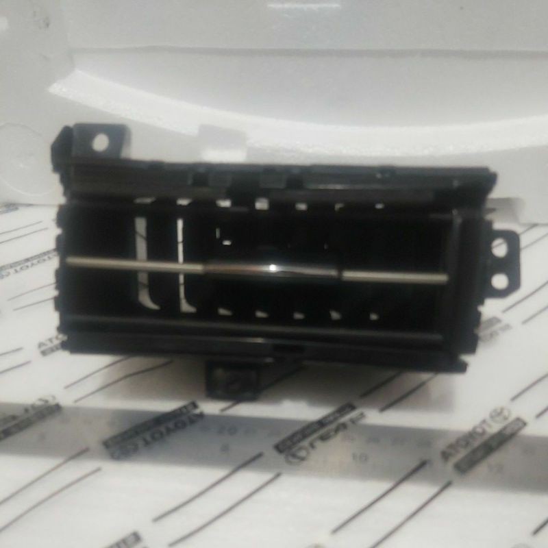 kisi kisi AC dosboard kiri depan innova reborn