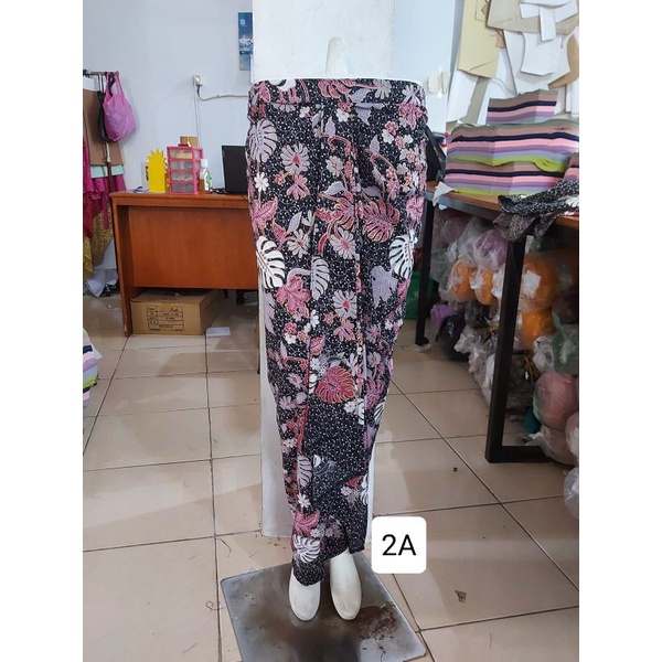 (2/3) Rok batik FOIL EMAS pinggang karet. Langsung pakai. Termurah produksi sendiri. KeroncongBusana-2A