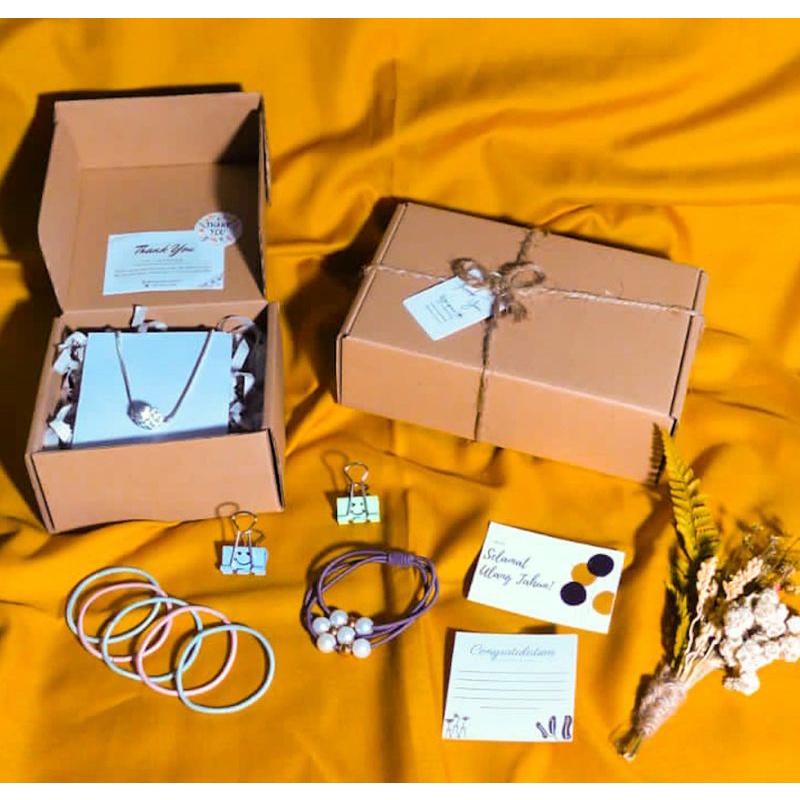 

HAMPERSKALUNG/HAMPERSGIFT/GIFTBOX