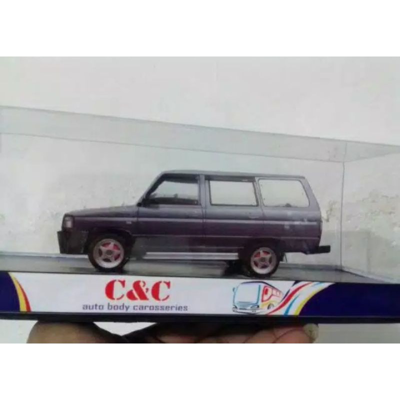 miniatur mobil Toyota Kijang abu-abu tua