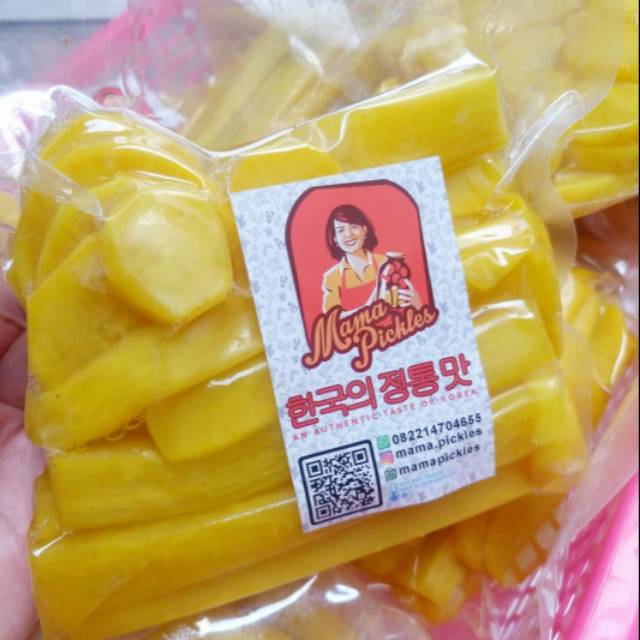 

500 gr Korean DANMUJI (Acar Lobak Kuning Korea) by @mama.pickles