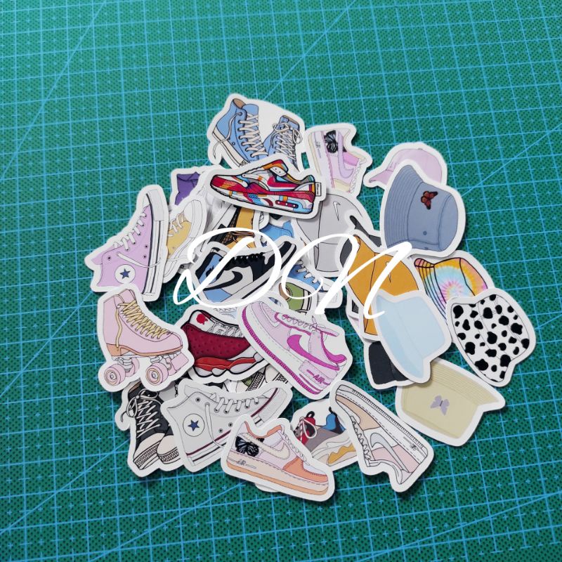 

isi 32 pcs stiker sepatu topi minimalis sticker kertas gambar sepatu topi minimalis stiker aesthetic