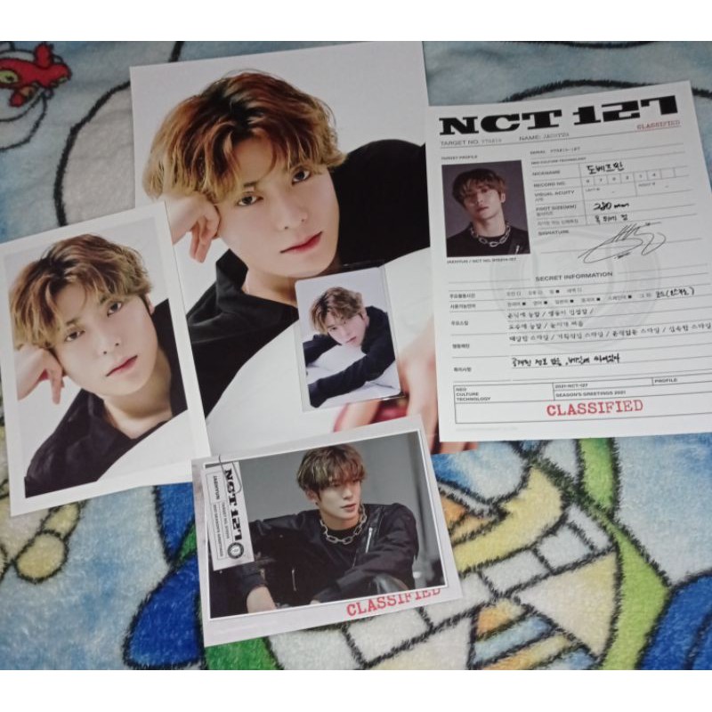 sharing season greeting 2021 nct 127 jungwoo doyoung Mark taeyong taeil yuta Johnny haechan