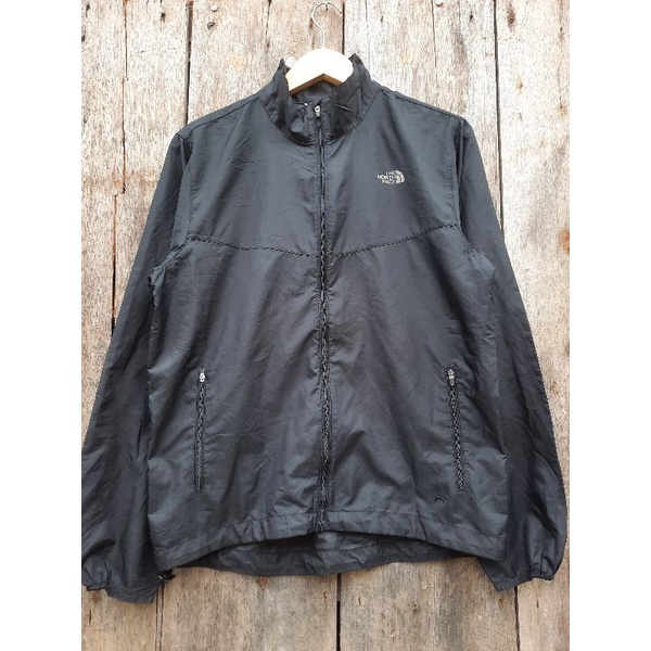 tracktop the north face parasut warna hitam size fit M second original