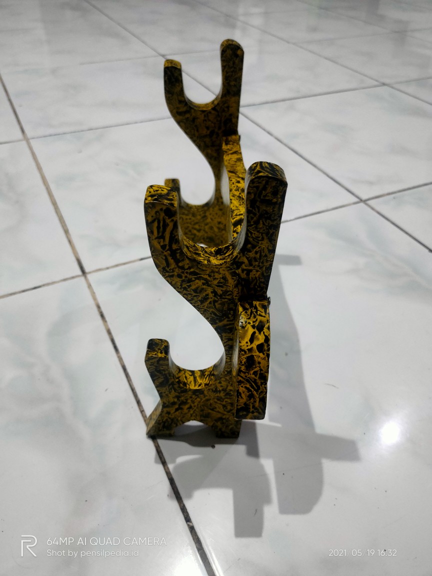 Rak Standing Dudukan Untuk Golok Katana Pisau Dll 2 Tahap Warna