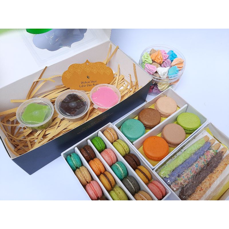 

Paket Hampers Lebaran Macaron Box