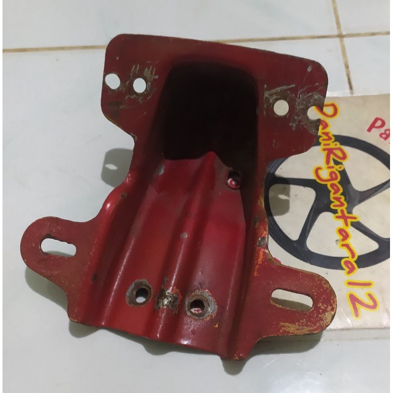 Dudukan lampu belakang Yamaha v80 original bekas