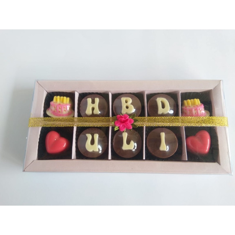 

Cokelat Untuk Hadiah/ Cokelat Karakter Buat Kado Harga untuk 1 Skat bukan 1 Box