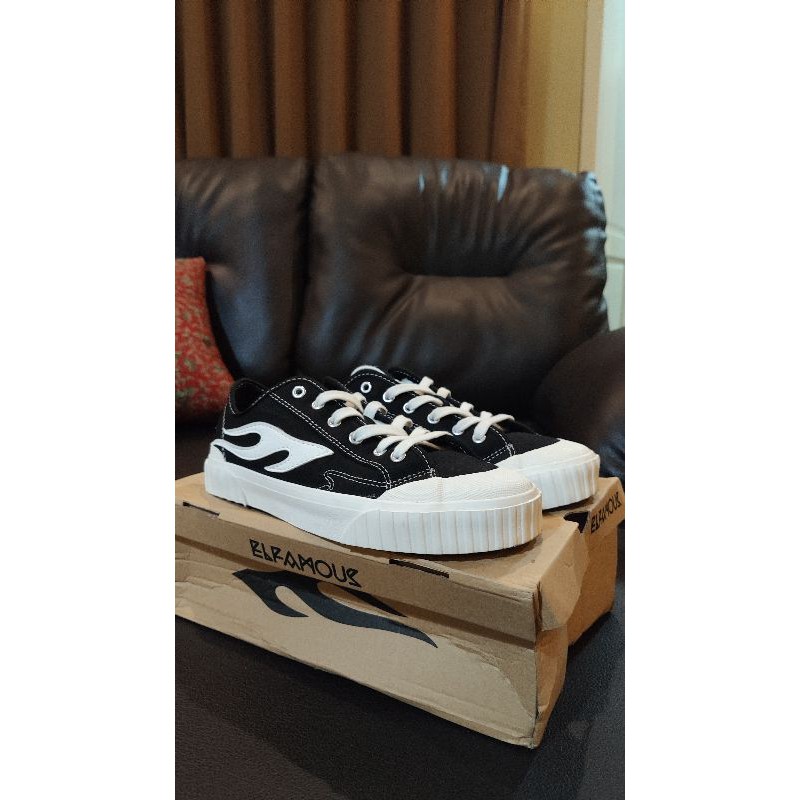 Sepatu Elfamous Elzero Low