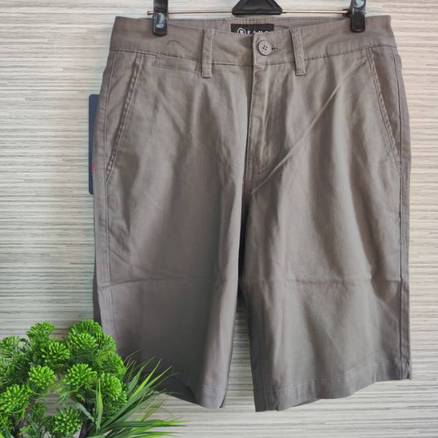 Celana pendek famo original