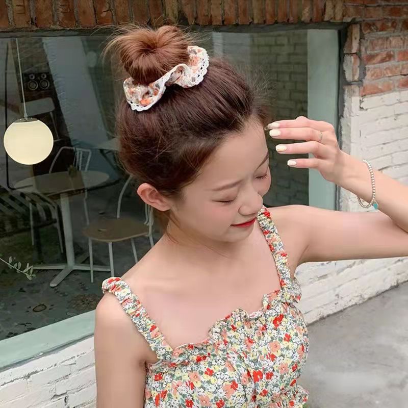 Srunchie Wanita / Ikat Rambut Korea Wanita Elastis Motif Bunga Fashion Import