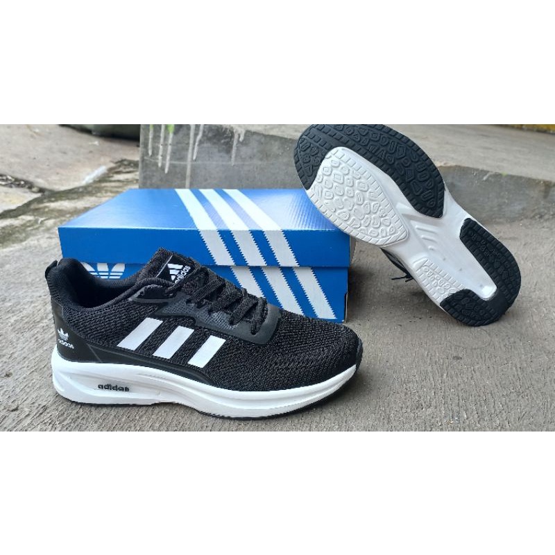 sepatu runing pria adidas