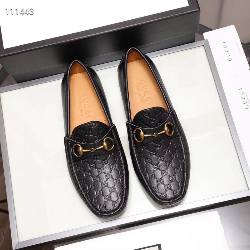 sepatu loafers gucci