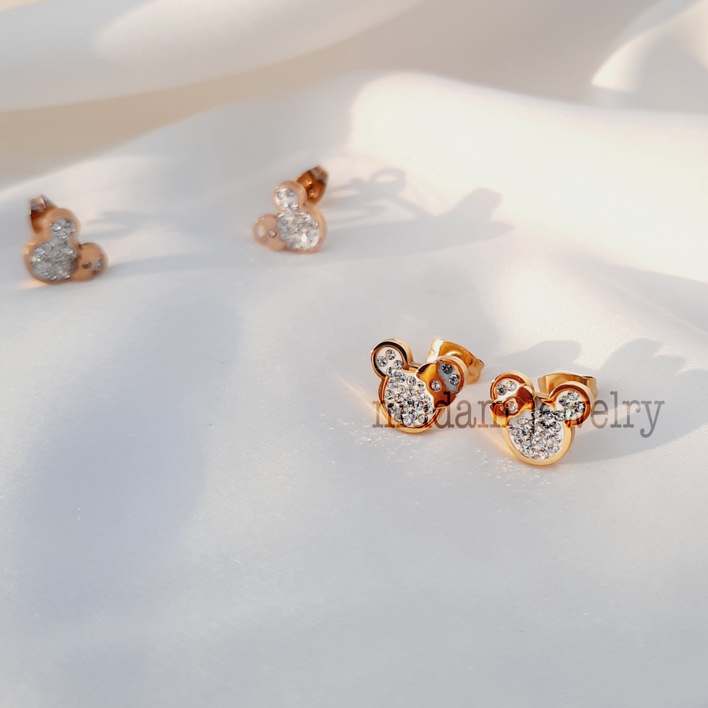 Anting Tusuk Ukuran 1cm x 1cm Minnie Dengan Taburan Diamonds Artifisial Tersedia Warna Rose Gold dan Gold