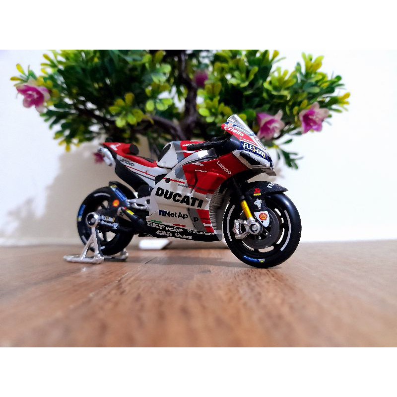 Bburago Ducati Desmosedici GP18