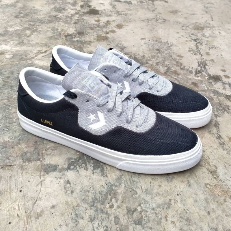 Converse Louie Lopez