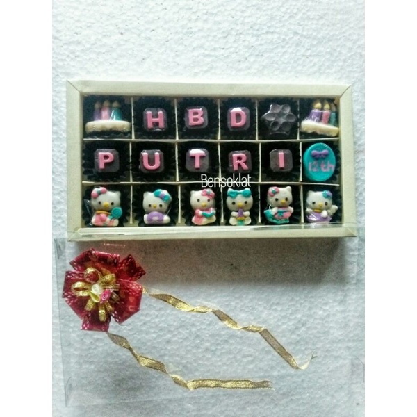 

Coklat gift box/coklat kado/hampers coklat/coklat sekat isi 18