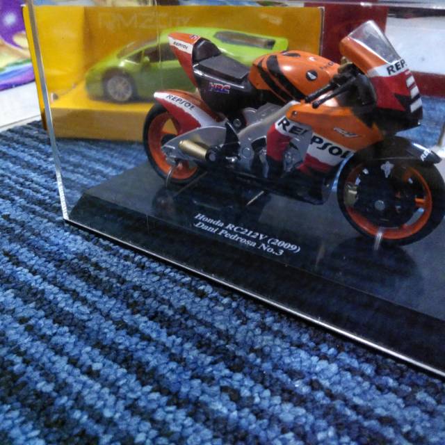Miniatur Honda Repsol RC212V 2009 DANI PEDROSA No.3