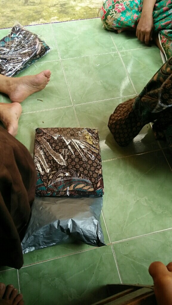 Maura Couple - Sania Ruffle Batik Keluarga Couple Jazy Gamis Syari - Gamis Kerah Jazz Motif Puser