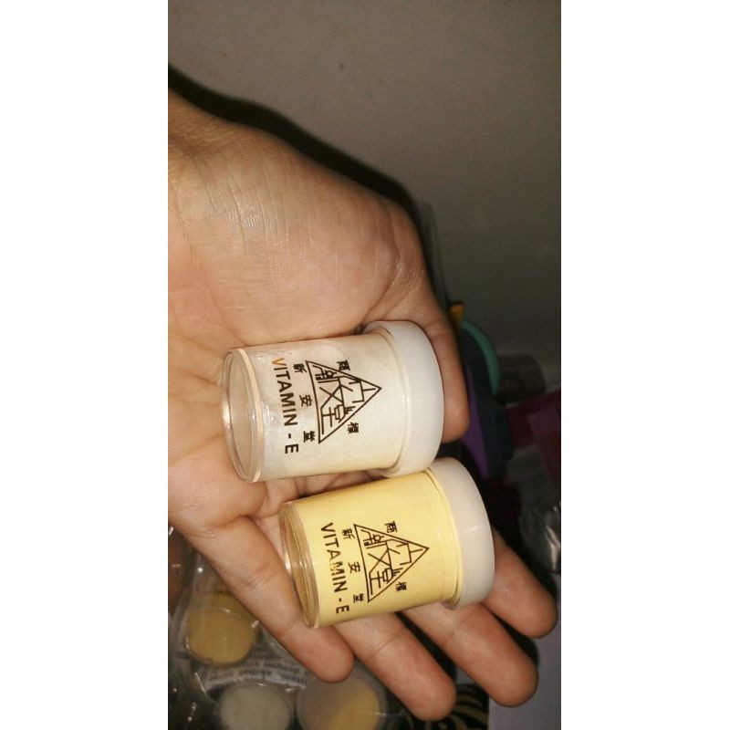 Cream vitamin E siang malam