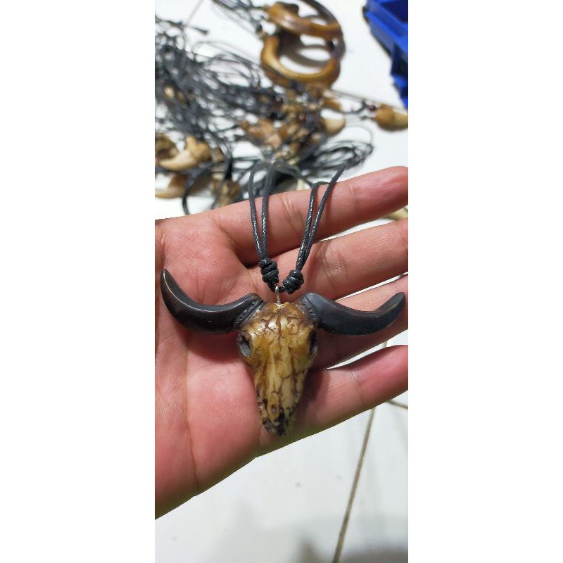 kalung etnik motif tengkorak kerbau