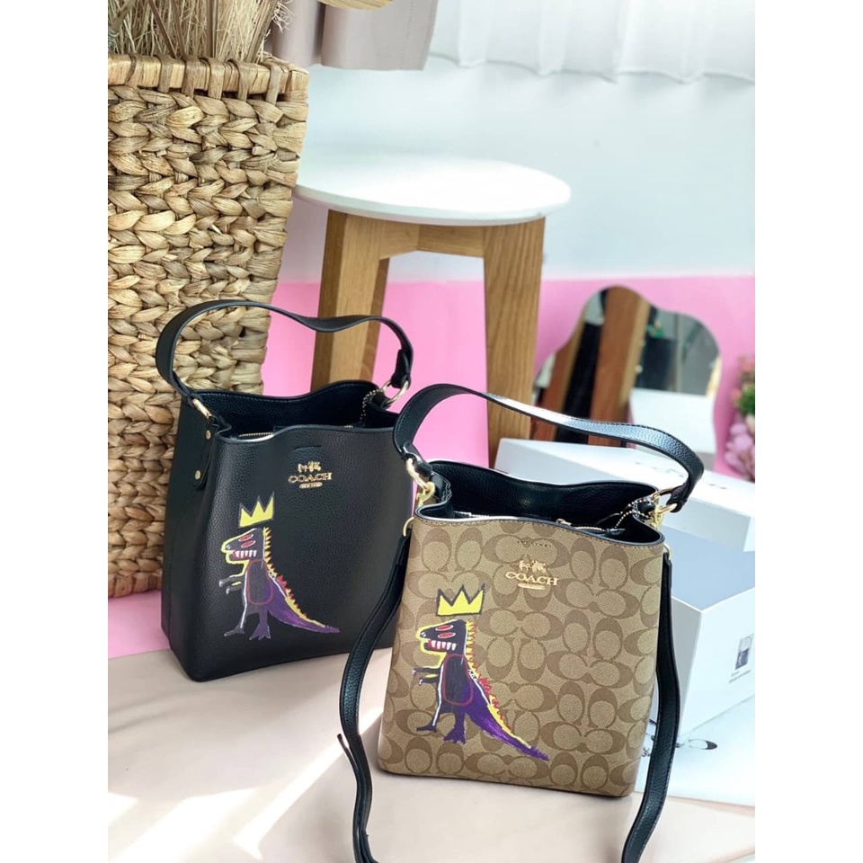 CH BASQUIAT TOWN BUCKET BAG PREMIUM IMPORT 52