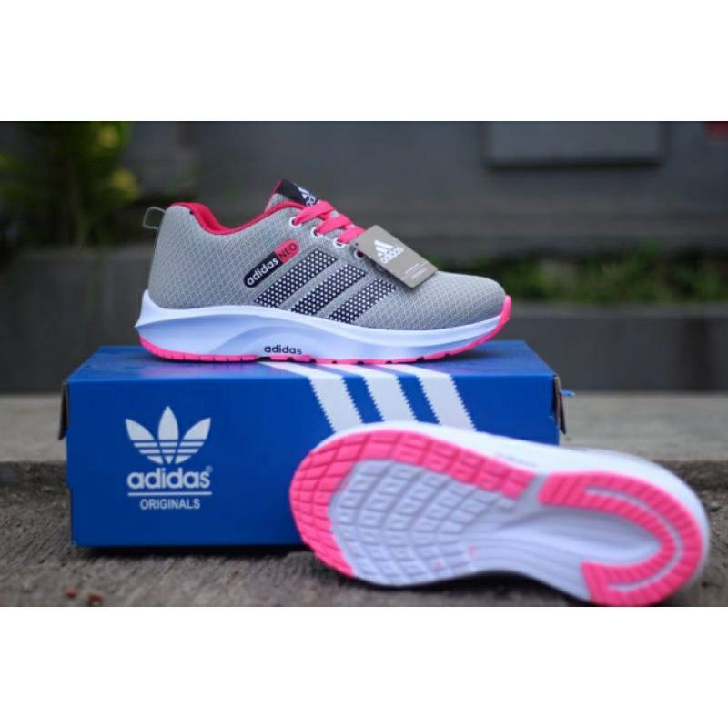 Sepatu Olahraga Sneakers Wanita/ Perempuan  Sport Sneakers 36-40