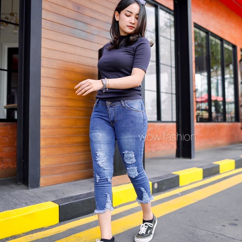 WOW-Banana Jeans Sobek Celana Jeans Highwaist Wanita