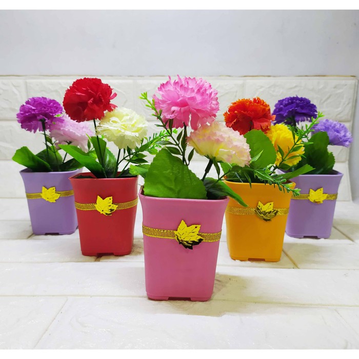Hydrangea Mini Pot Segi Pajangan Bunga Imitasi Cantik Hydrangea Mini Pot Segi Pajangan Bunga Imitasi Cantik