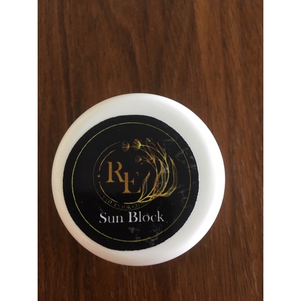 RATU ENTOK SUNBLOCK