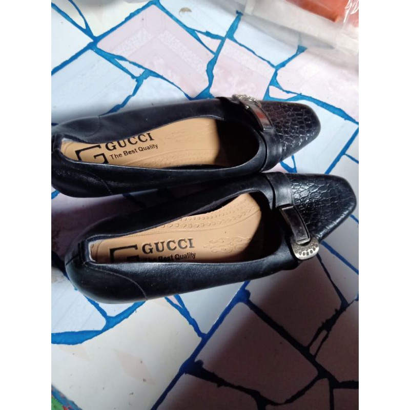 sepatu pantofel gucci preloved size 36