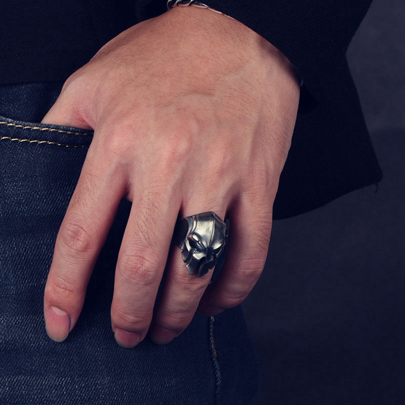 Fancyqube Cincin Desain Helm Masker Bahan Stainless Steel Gaya Gothic Punk Vintage Untuk Pria